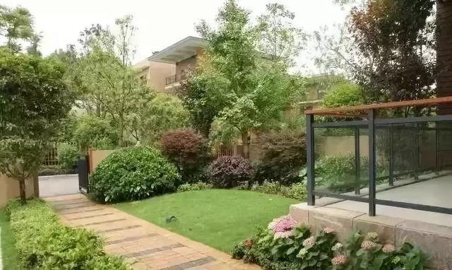 花園草坪的種植方法與養護管理經驗 花園草坪的種植方法與養護管理經驗